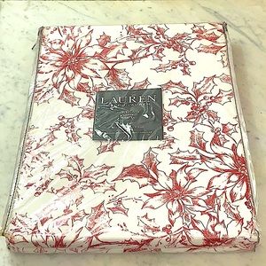 RALPH LAUREN TABLECLOTH NAPPE RED WHITE  POINSETTIA OBLONG NWT COTTON 60 BY 84